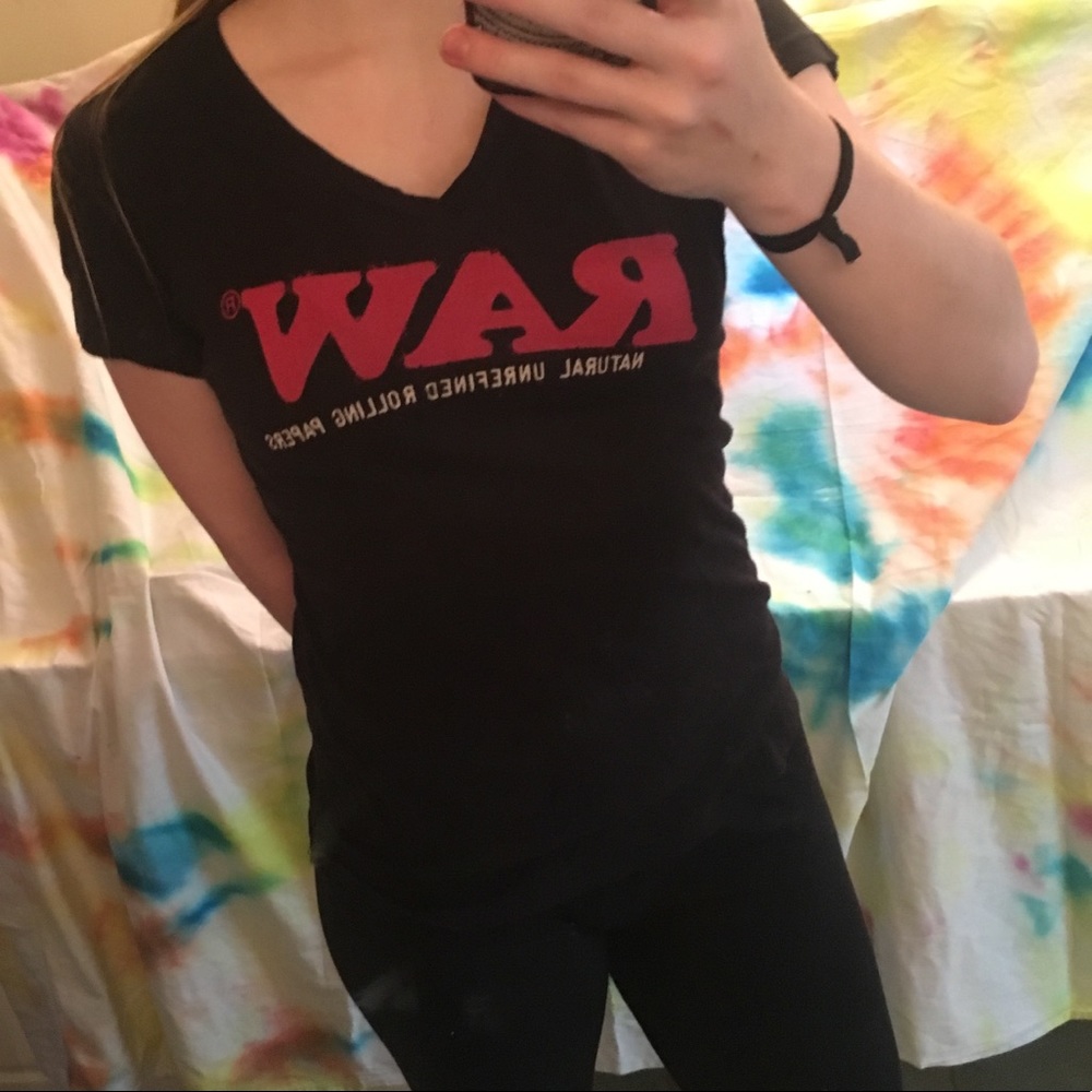 RAW rolling papers v neck